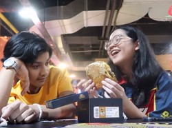 Wow! Cinta dan Nino Kuya Habiskan Roti Bakar Berlapis Emas 24 Karat