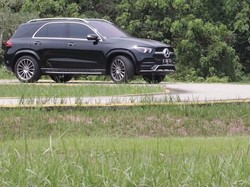 Mercedes-Benz Dituntut Rp 2,8 T karena Sunroof Mobil Meledak Tiba-tiba