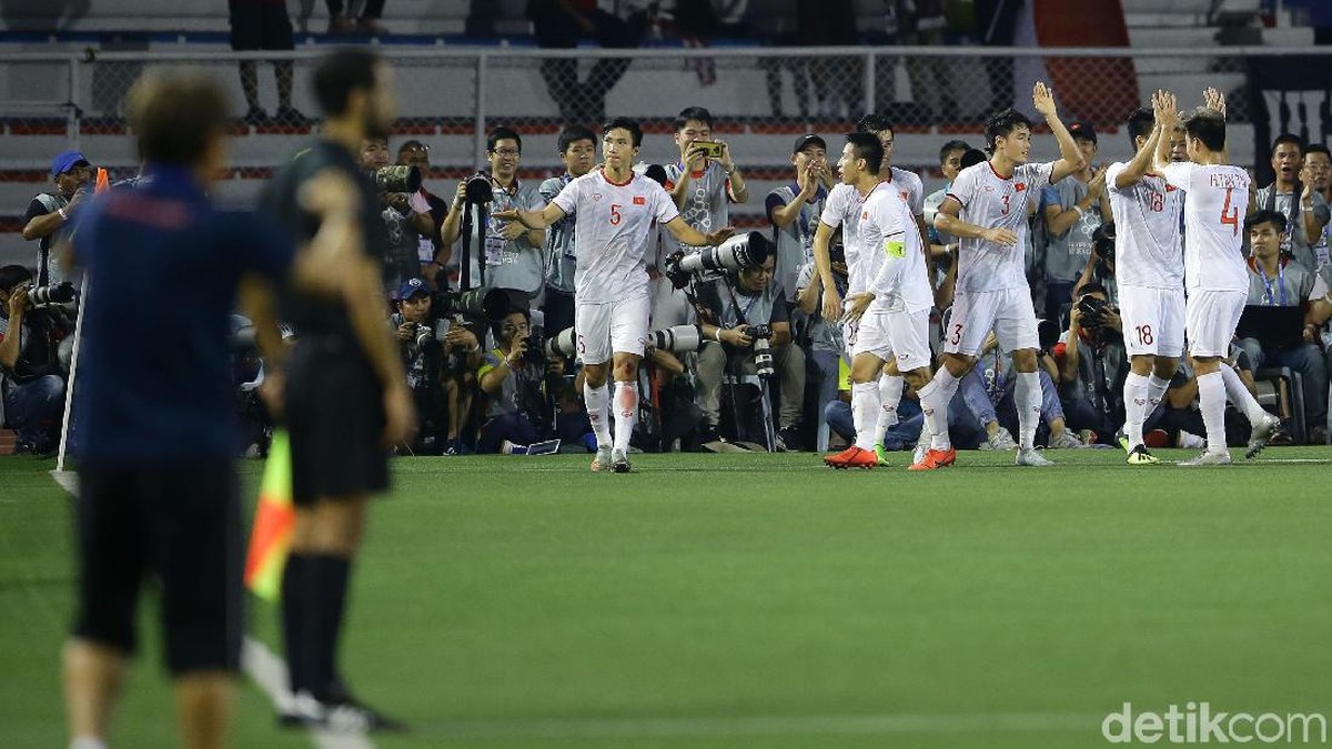 Doan Van Hau (5) usai mencetak gol ke gawang Indonesia di final SEA Games 2019. (Foto: Grandyos Zafna/detikSport)