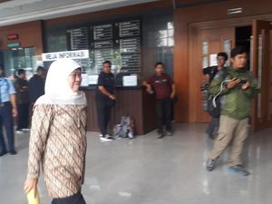 Khofifah Penuhi Panggilan Jadi Saksi Sidang Romahurmuziy
