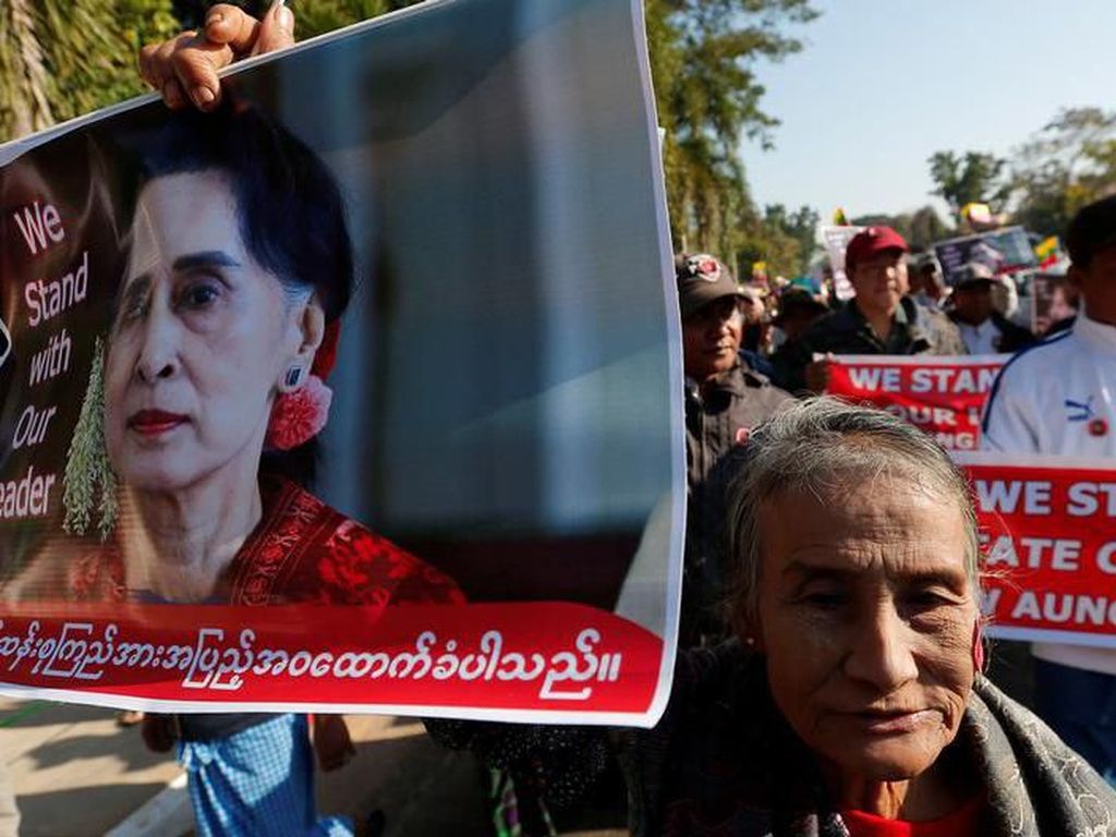 Bahas Rohingya, Suu Kyi Tiba di Pengadilan Internasional Den Haag Bahas Rohingya, Suu Kyi Tiba di Pengadilan Internasional Den Haag