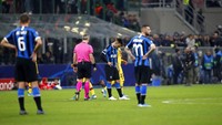 Inter Milan jadi korban Grup F yang disebut-sebut sebagai grup neraka. Nerazzurri turun level ke Liga Europa setelah dikalahkan Barcelona di laga terakhir dan finis ketiga dengan tujuh poin. Foto: Antonio Calanni / AP Photo