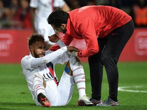 Neymar Dituding Provokatif dan Cengeng di Lapangan