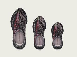 Fakta-fakta Sneakers Yeezy yang Bikin Orang Jakarta Rela Antre Sejak Malam Fakta-fakta Sneakers Yeezy yang Bikin Orang Jakarta Rela Antre Sejak Malam