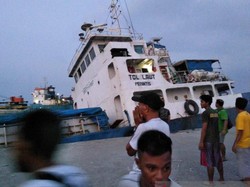 Kapal Pengangkut 1.700 Ton Semen Tenggelam di NTT