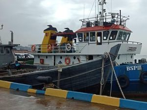 Bakamla Tangkap 2 Kapal Terkait Perdagangan BBM Ilegal di Batam