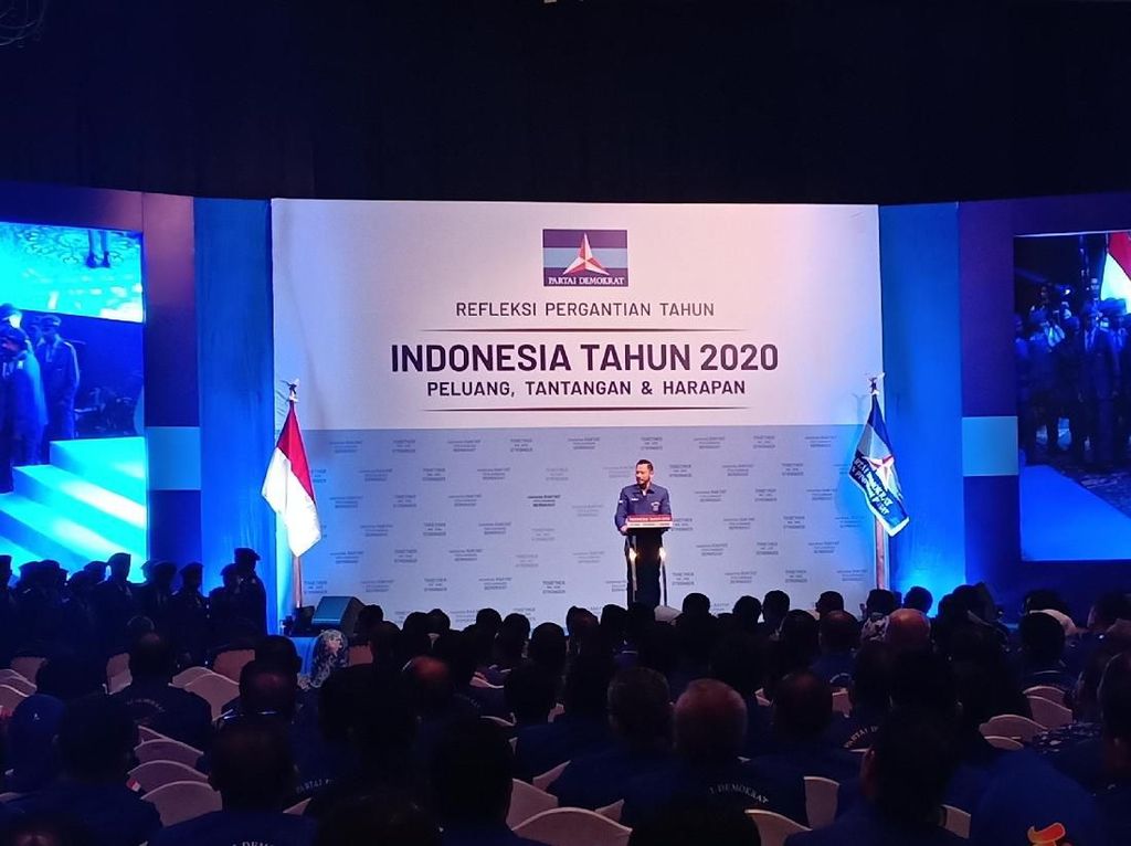 Wisuda Taruna Akademi Demokrat, AHY: Saya Yakin Bu Ani Hadir di Sini Wisuda Taruna Akademi Demokrat, AHY: Saya Yakin Bu Ani Hadir di Sini