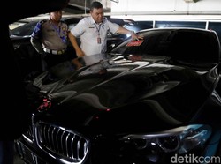 Tunggak Pajak, STNK 114 Unit Mobil Mewah Diblokir