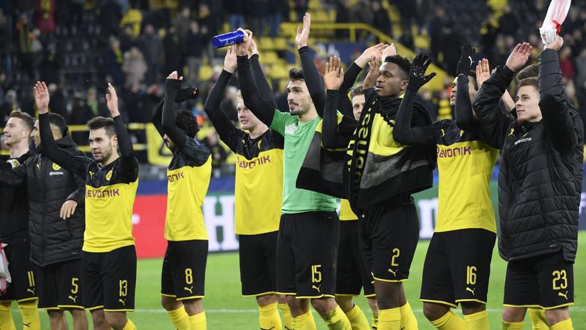 Borussia Dortmund lolos ke 16 besar Liga Champions usai menang 2-1 atas Slavia Praha dan Inter Milan kalah dari Barcelona (Foto: Ina Fassbender / AFP)
