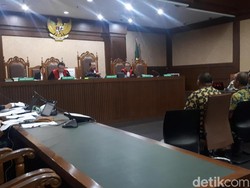 Video Penyuap DPR Soal Kasus Impor Bawang Putih Dituntut 3,5 Tahun