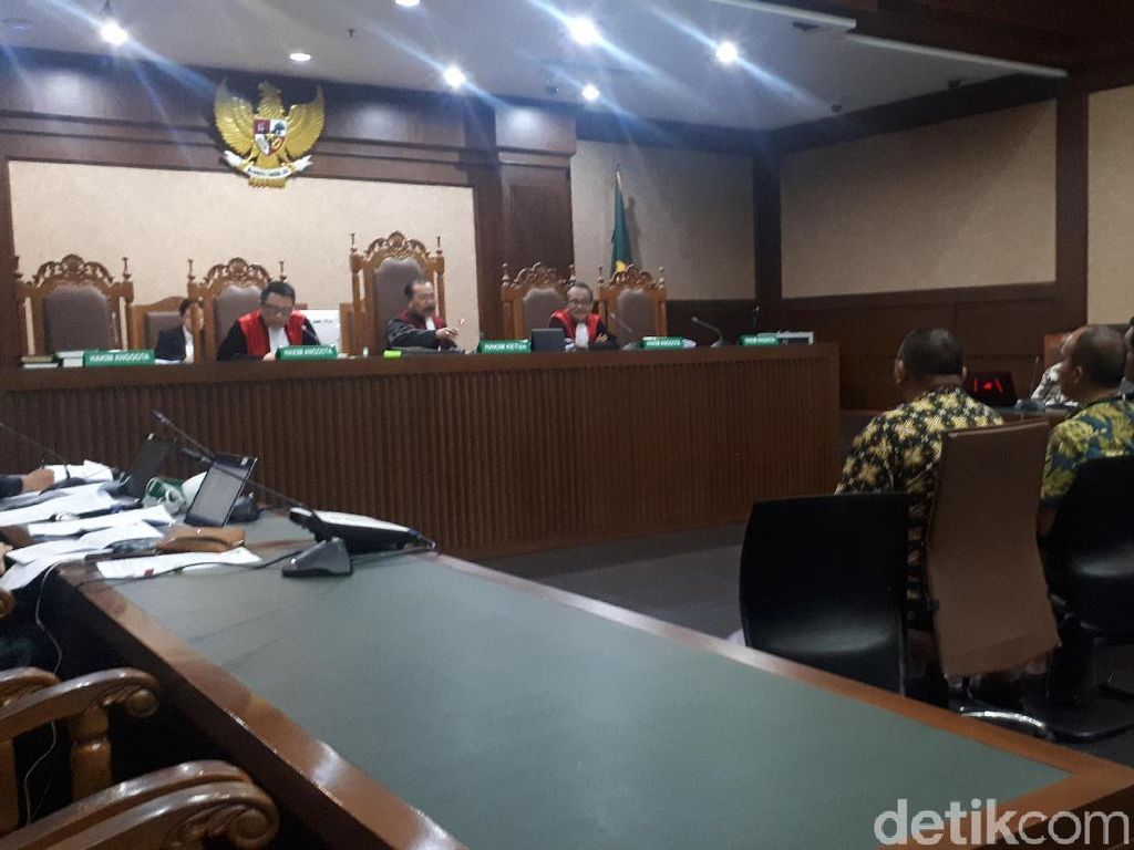 Video Penyuap DPR Soal Kasus Impor Bawang Putih Dituntut 3,5 Tahun Video Penyuap DPR Soal Kasus Impor Bawang Putih Dituntut 3,5 Tahun