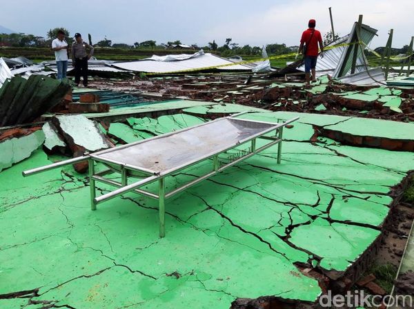 Potret Bangunan di Boyolali yang Ambruk Disapu Puting Beliung