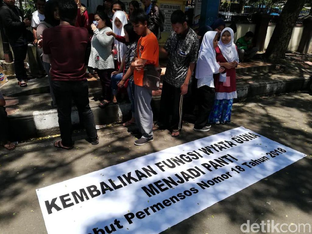 Penyandang Disabilitas Wyata Guna Ditawarkan Pindah ke Dinsos Jabar Penyandang Disabilitas Wyata Guna Ditawarkan Pindah ke Dinsos Jabar