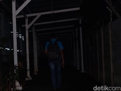 Hati-hati, Lorong Stasiun Jurangmangu Arah UPJ Gelap Gulita