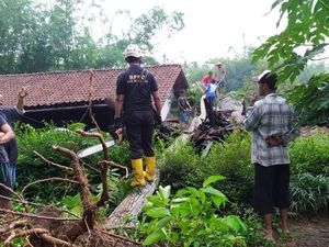 Angin Kencang Melanda Magelang, 9 Rumah Rusak Angin Kencang Melanda Magelang, 9 Rumah Rusak
