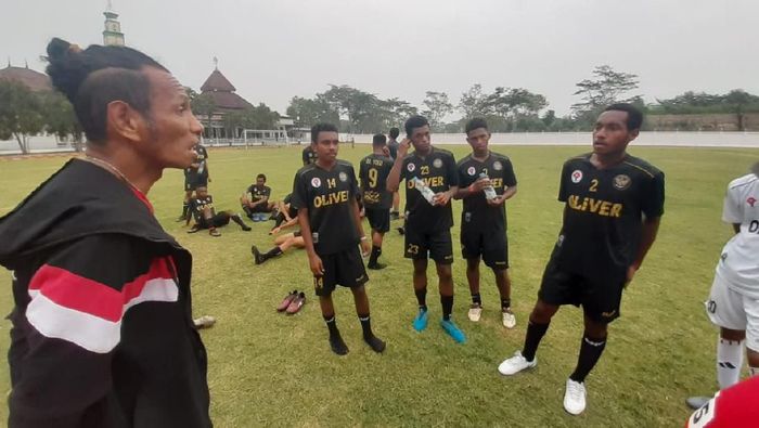 Timnas Indonesia U-15 masih kekurangan pemain untuk ikuti IBER Cup di Portugal 2020. (Foto: Dony Indra Ramadhan) Timnas Indonesia U-15 masih kekurangan pemain untuk ikuti IBER Cup di Portugal 2020. (Foto: Dony Indra Ramadhan)