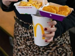 Cara Praktis Makan Fast Food Tanpa Repot dan Berantakan