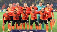 Di Grup C, Shakhtar Dontesk gagal ke babak 16 besar Liga Champions secara dramatis. Mereka harus turun kasta ke Liga Europa setelah dikalahkan Atalanta 0-3 di matchday terakhir. Foto: Sergei SUPINSKY / AFP
