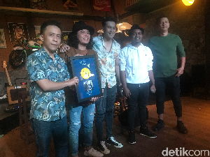 Rowman Kolaborasi dengan Band Baru, Ungu Apa Kabar?