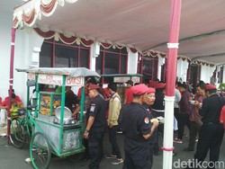 Para Pendaftar Pilkada Bawa Rombongan Makan Bersama, PDIP Jateng: Silakan