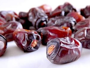 5 Manfaat Air Rendaman Kurma untuk Anak hingga Ibu Hamil 5 Manfaat Air Rendaman Kurma untuk Anak hingga Ibu Hamil