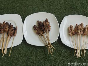3 Sate Kambing Tegal Ini, Mana yang Paling Juicy Empuk? 3 Sate Kambing Tegal Ini, Mana yang Paling Juicy Empuk?