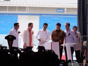 Lepas Ekspor 6.000 Mobil, Jokowi: Neraca Dagang Bisa Surplus