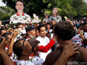 Ratusan Pendukung Berkumpul, Siap Mengantar Gibran Daftar Pilkada