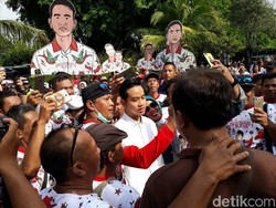 Ratusan Pendukung Berkumpul, Siap Mengantar Gibran Daftar Pilkada