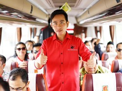 Di Sini Ternyata Gibran Berganti Baju Partai Sebelum Mendaftar Pilkada