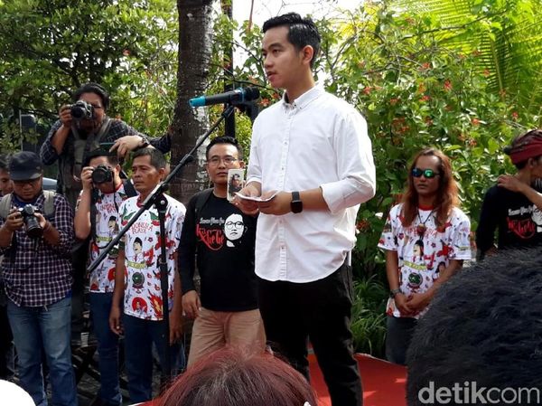 Gibran Daftar Pilwalkot Solo Diantar Ratusan Pendukung