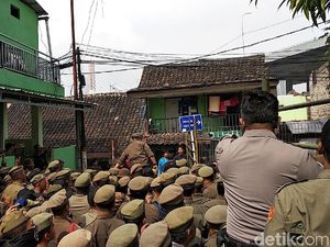LBH Bandung Kecam Penggusuran untuk Proyek Rumah Deret Tamansari LBH Bandung Kecam Penggusuran untuk Proyek Rumah Deret Tamansari