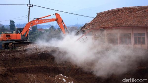 SDN Cijolang yang Terkepung Proyek Tol Cisumdawu Dibongkar