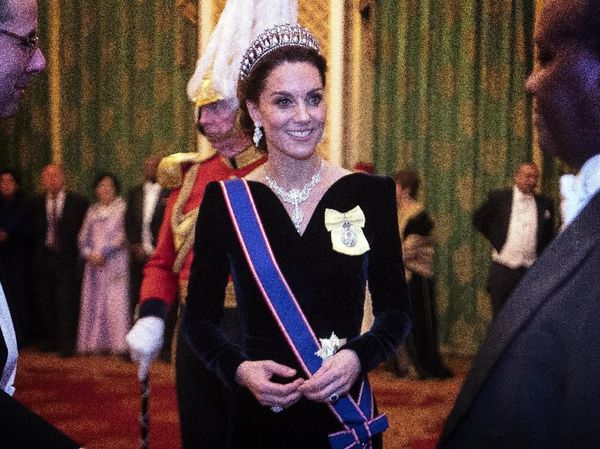 Kate Middleton Pakai Tiara Putri Diana Lagi, Aura Ratunya Terpancar