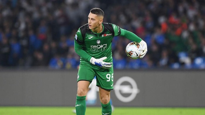 NAPLES, ITALY - OCTOBER 30: Pierluigi Gollini of Atalanta BC during the Serie A match between SSC Napoli and Atalanta BC at Stadio San Paolo on October 30, 2019 in Naples, Italy. (Photo by Francesco Pecoraro/Getty Images)