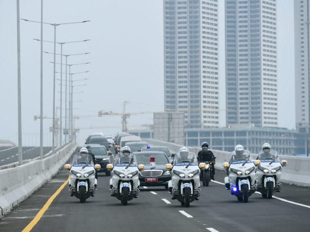 Jokowi Harap Tidak Ada Lagi Cerita Cikampek Macet Berjam-jam Jokowi Harap Tidak Ada Lagi Cerita Cikampek Macet Berjam-jam