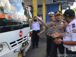 Petugas Gabungan di Trenggalek Cek Angkutan Umum Jelang Nataru
