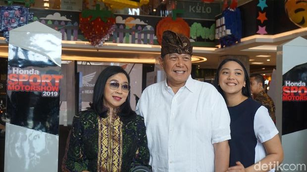 Ibu Anita Tanjung, Putri Tanjung, Chairul Tanjung
