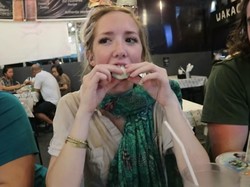 Pastel hingga Kue Apem, Ini Reaksi Orang Asing Saat Cicip Jajanan Pasar