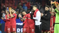 Sampai matchday terakhir, Bayer Leverkusen sebenarnya masih punya peluang lolos ke babak 16 besar Liga Champions. Namun mereka akhirnya gagal setelah kalah dari Juventus dan di saat bersamaan Atletico Madrid menang atas Lokomotiv Moskow. Foto: INA FASSBENDER / AFP