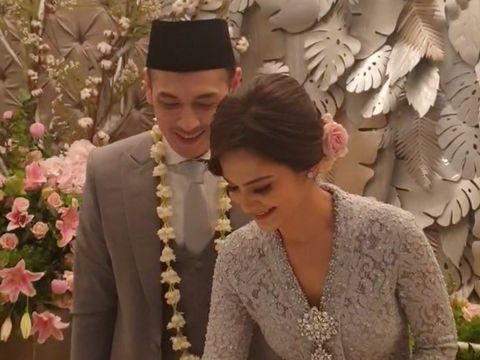 Cut Tari-Richard Kevin Nikah, Mahar Cincin 7 Gram & Nangis Saat Sungkeman