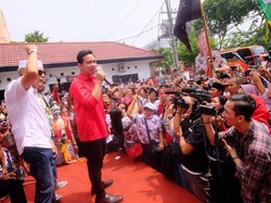 Panggung Berkarpet Merah untuk Gibran di Kantor PDIP Jateng