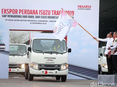 Mantap! Jokowi Lepas Ekspor Perdana Isuzu Traga