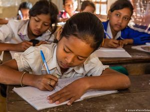 Sekolah Diminta Berinovasi, Jangan Cekoki Murid Tugas Melulu