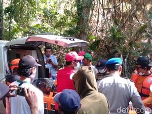 Korban Terakhir Ombak Pantai Trianggulasi Ditemukan Tewas Korban Terakhir Ombak Pantai Trianggulasi Ditemukan Tewas