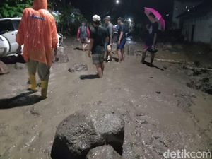 Ayah-Anak Korban Tewas saat Banjir Bandang Sigi Menerjang Rumah