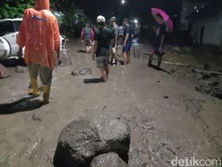 Ayah-Anak Korban Tewas saat Banjir Bandang Sigi Menerjang Rumah Ayah-Anak Korban Tewas saat Banjir Bandang Sigi Menerjang Rumah
