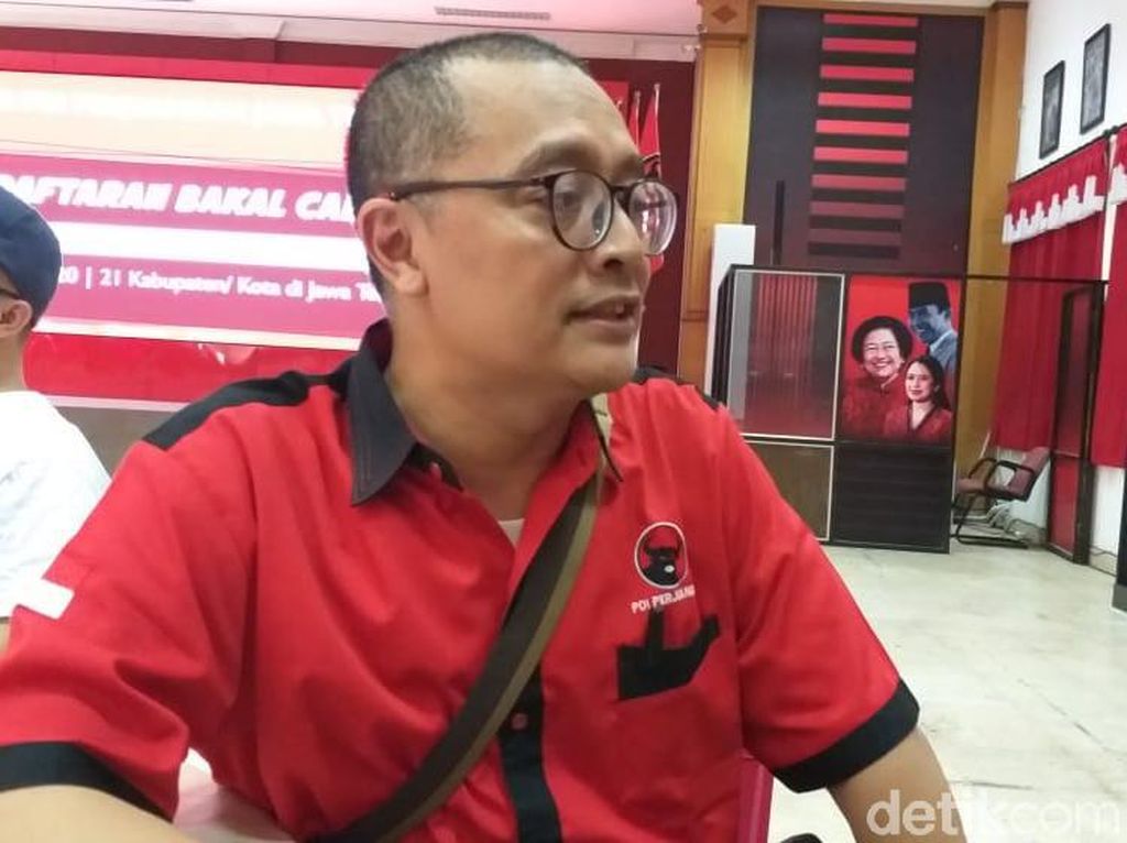 Manuver Pilkada, Kader PDIP Ginda Resmi Terdaftar Balon Wawali Solo Manuver Pilkada, Kader PDIP Ginda Resmi Terdaftar Balon Wawali Solo