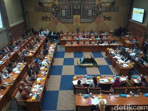 Menkes dan Dirut BPJS Kesehatan ke DPR Bahas Iuran, Jadi Naik?