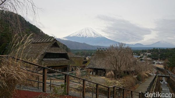 Potret Desa Penyembuh di Kaki Gunung